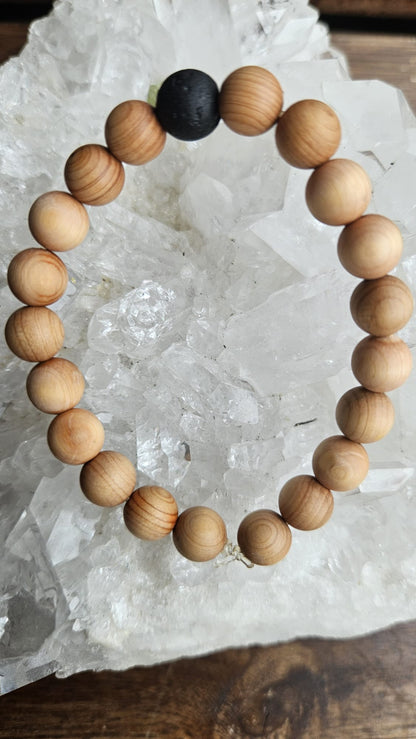 Handgefertigtes Zedernholz & Lavastein Armband von Spirit-Place.ch