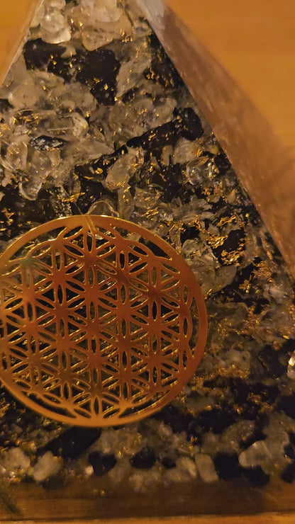 Orgon-Flow-Pyramide 13cm